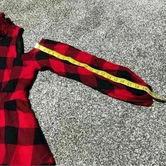 Va Va by Joy Han Buffalo Plaid, Fringe Neck, Open Shoulder Size M - Picture 5 of 13